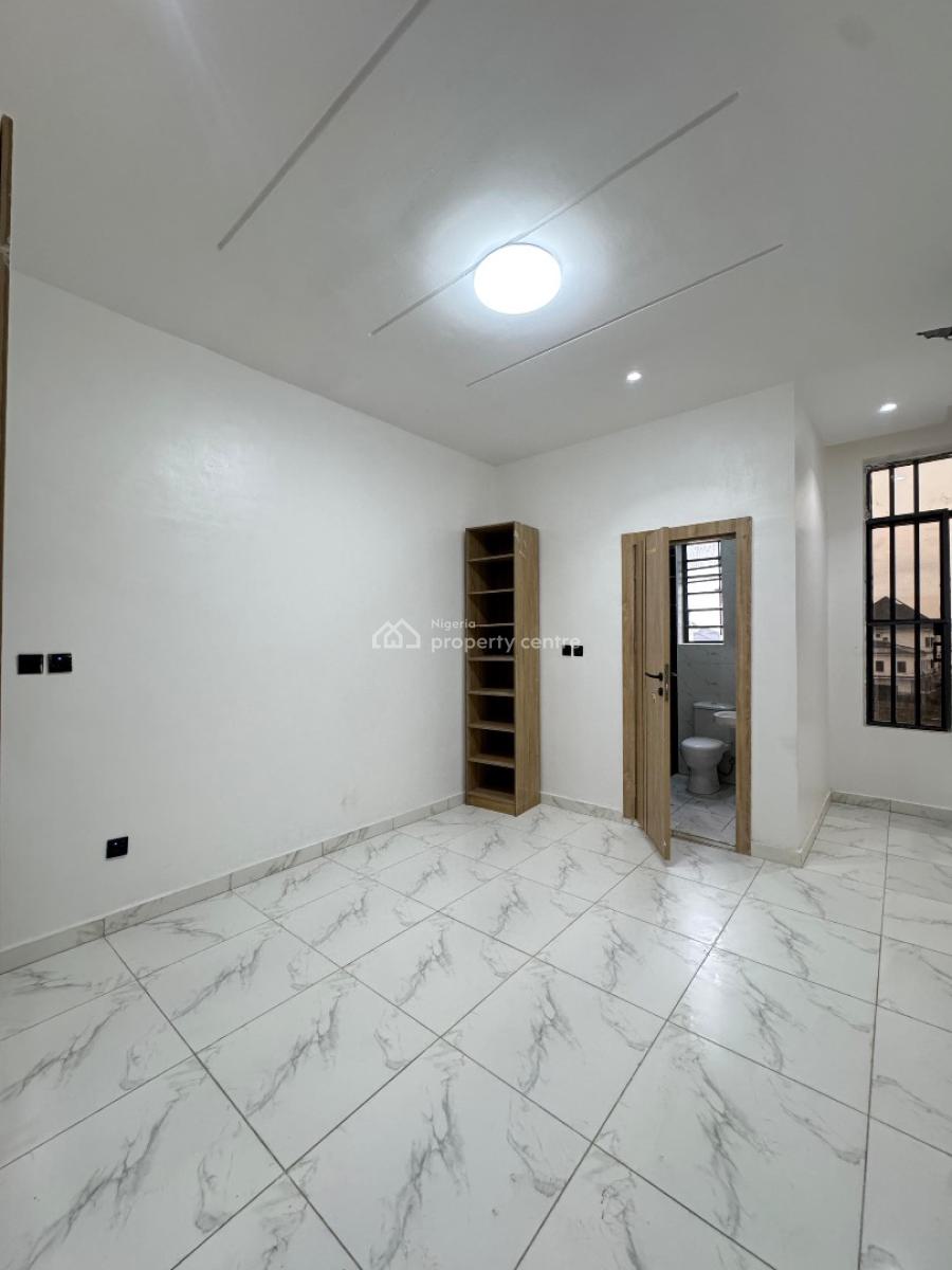 Spacious 2 Bedroom Apartment Within a Serene Environment, Ologolo, Lekki, Lagos, Flat / Apartment for Sale