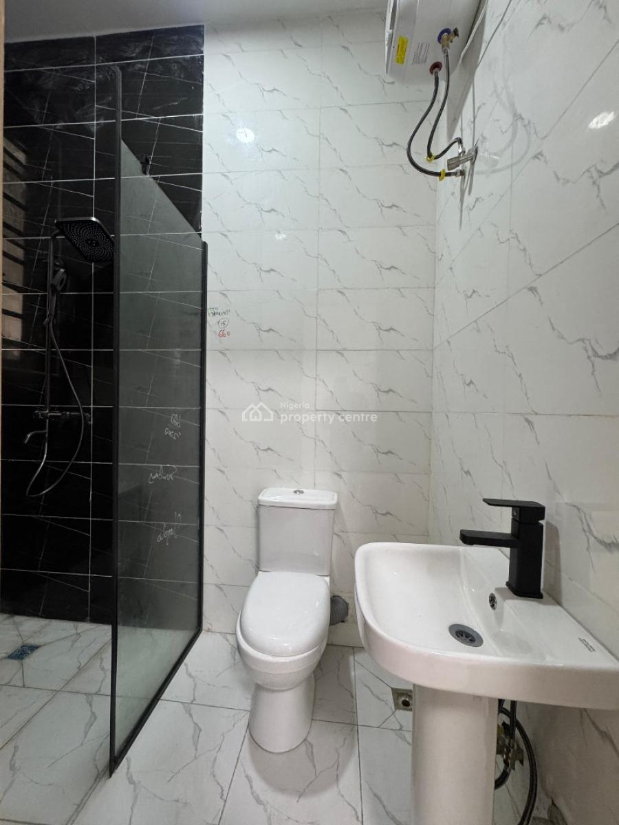 Spacious 2 Bedroom Apartment Within a Serene Environment, Ologolo, Lekki, Lagos, Flat / Apartment for Sale