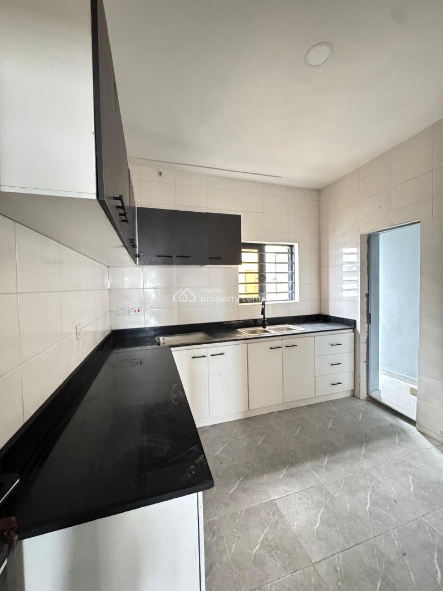 Beautiful 2 Bedroom Apartment, Ologolo, Lekki, Lagos, Flat / Apartment for Sale