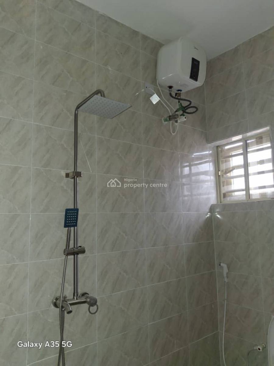 Well Mentaind 2 Bedroom Flat, Silver Land, Sangotedo, Ajah, Lagos, Flat / Apartment for Rent