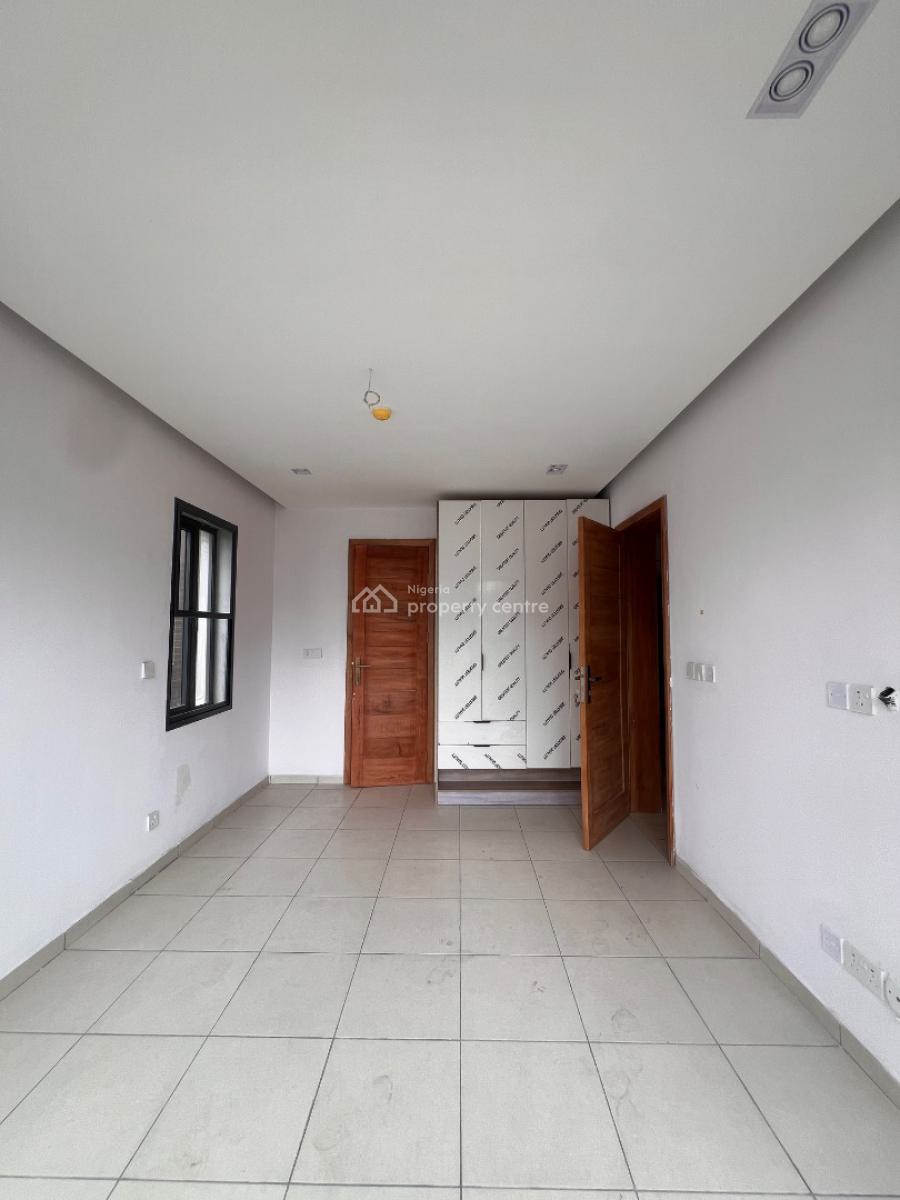 Stunning 2 Bedroom Apartment with Swimming Pool and Elevator, Stunning 2 Bed with Swimming Pool and Elevators Perfect for Investment, Lekki, Lagos, Flat / Apartment for Sale