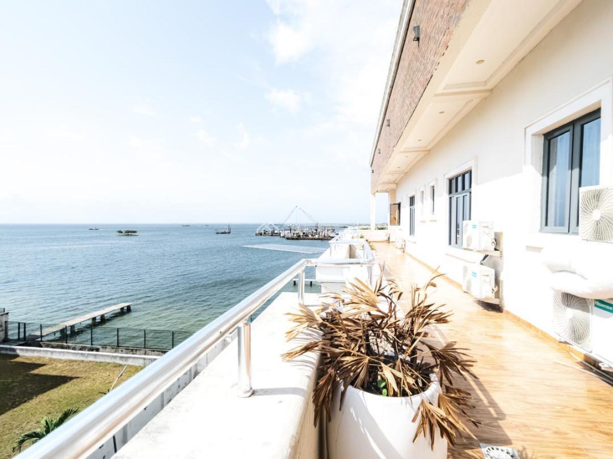 3 Bedroom Penthouse Water Front, Lekki Phase 1, Lekki, Lagos, Flat / Apartment Short Let