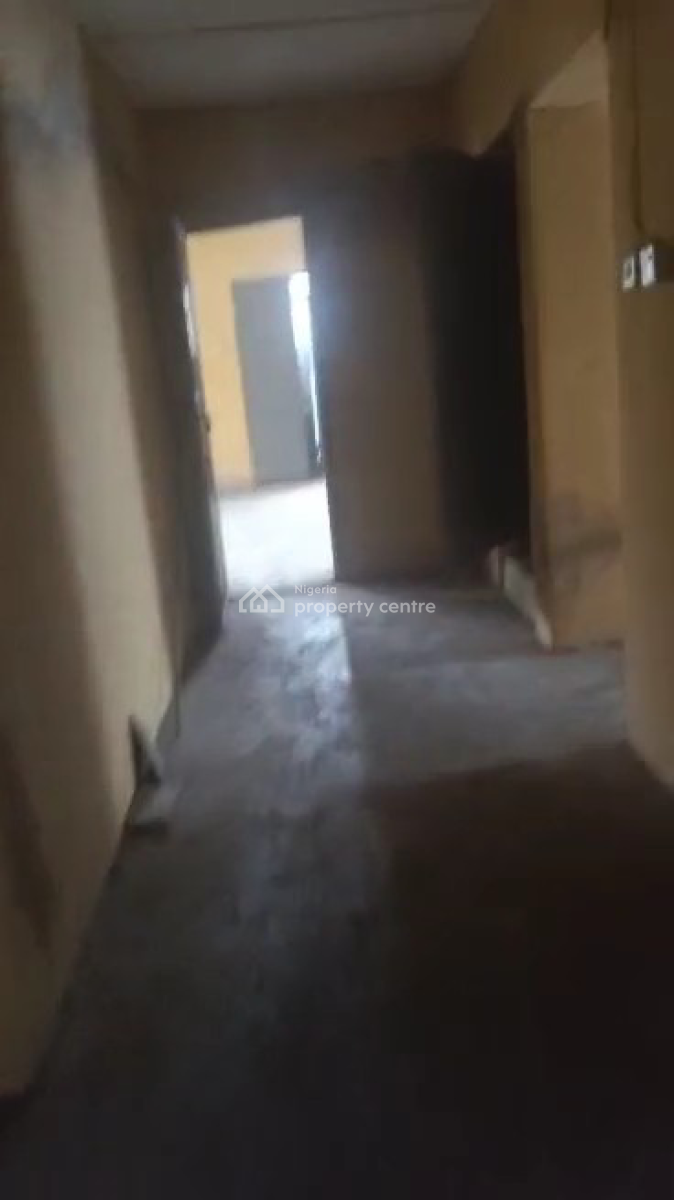 Big 4 Bedrooms Flat Upstairs, Adebola Ojomu Street, Aguda, Surulere, Lagos, Flat / Apartment for Rent