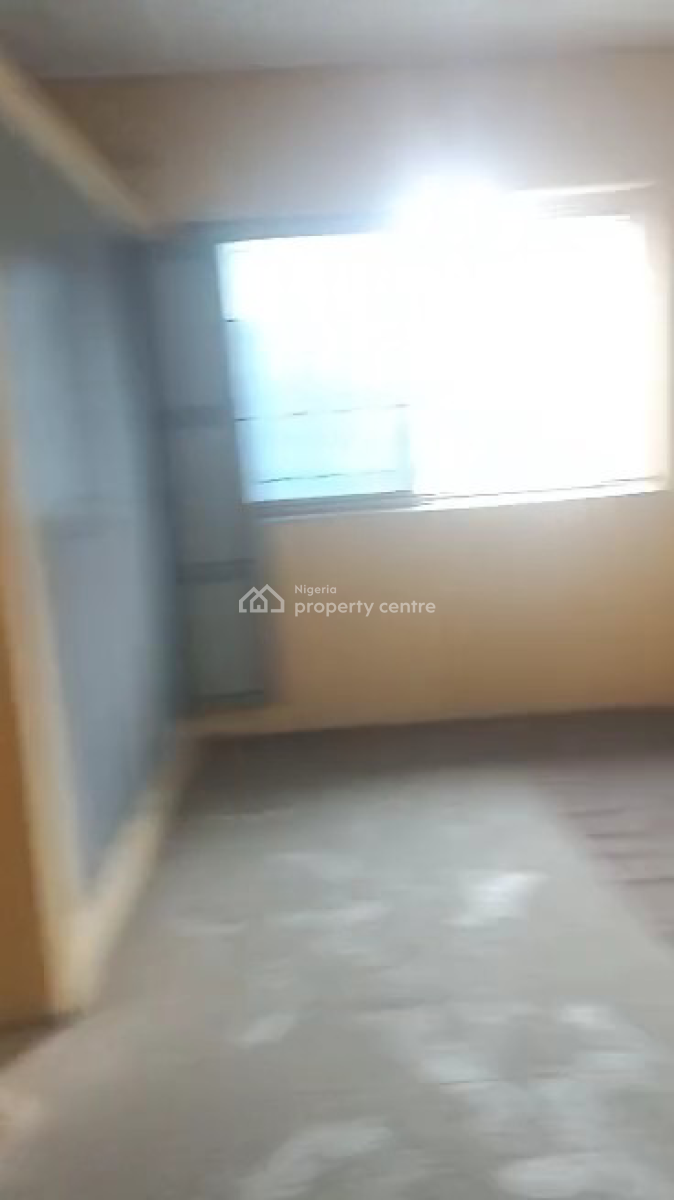 Big 4 Bedrooms Flat Upstairs, Adebola Ojomu Street, Aguda, Surulere, Lagos, Flat / Apartment for Rent