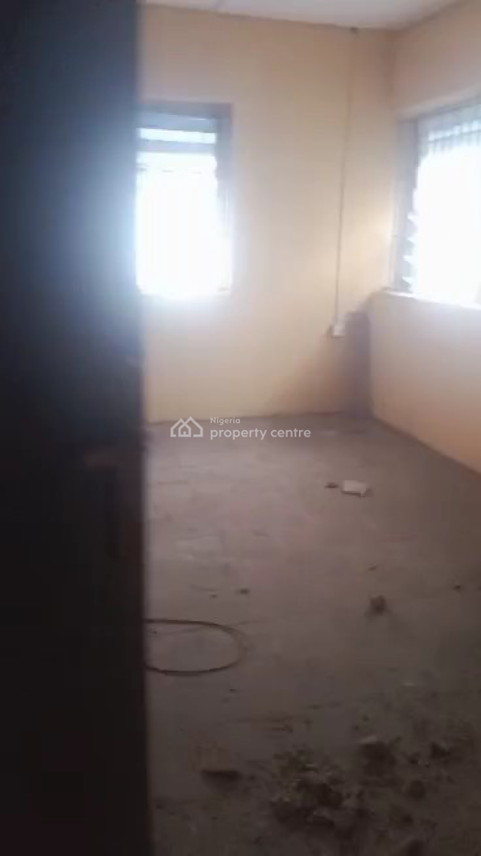 Big 4 Bedrooms Flat Upstairs, Adebola Ojomu Street, Aguda, Surulere, Lagos, Flat / Apartment for Rent