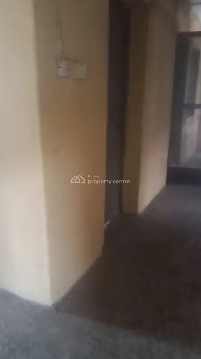 Big 4 Bedrooms Flat Upstairs, Adebola Ojomu Street, Aguda, Surulere, Lagos, Flat / Apartment for Rent