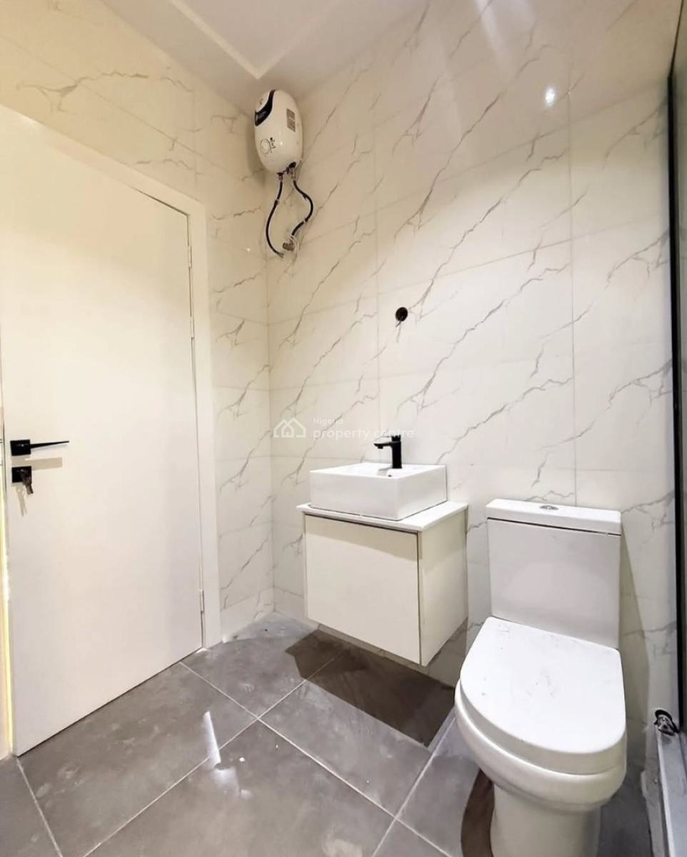 New and Serviced 4 Bedroom En-suite Townhouse with Fitted Kitchen, Coo, Lekki Phase 1, Lekki, Lagos, Terraced Duplex for Rent