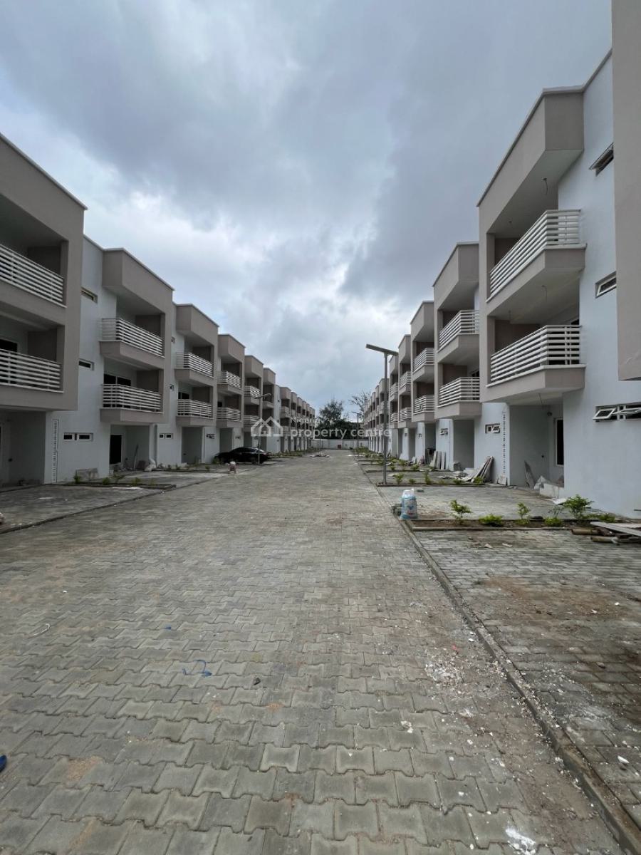 4-bedroom Terrace + 1 Bq, Utako, Abuja, Terraced Duplex for Rent