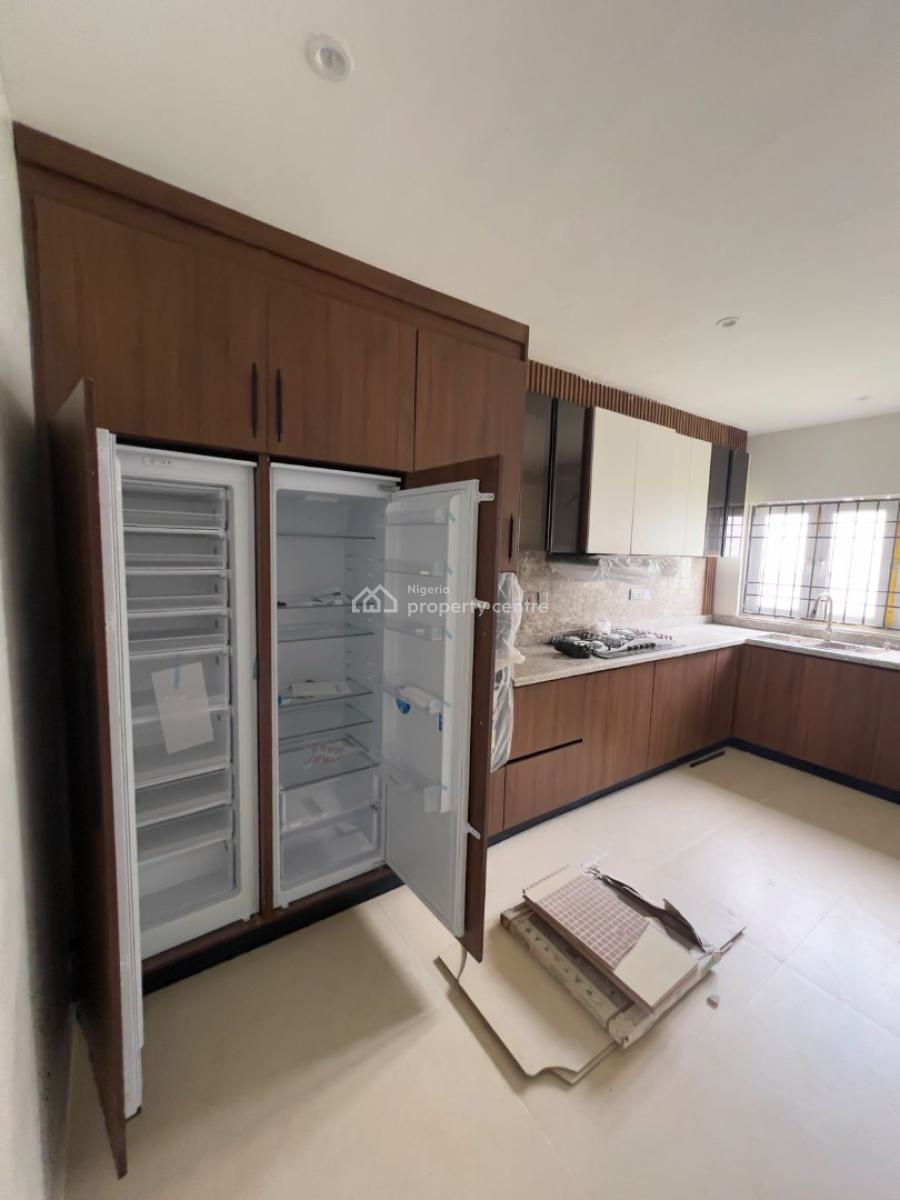 4-bedroom Terrace + 1 Bq, Utako, Abuja, Terraced Duplex for Rent