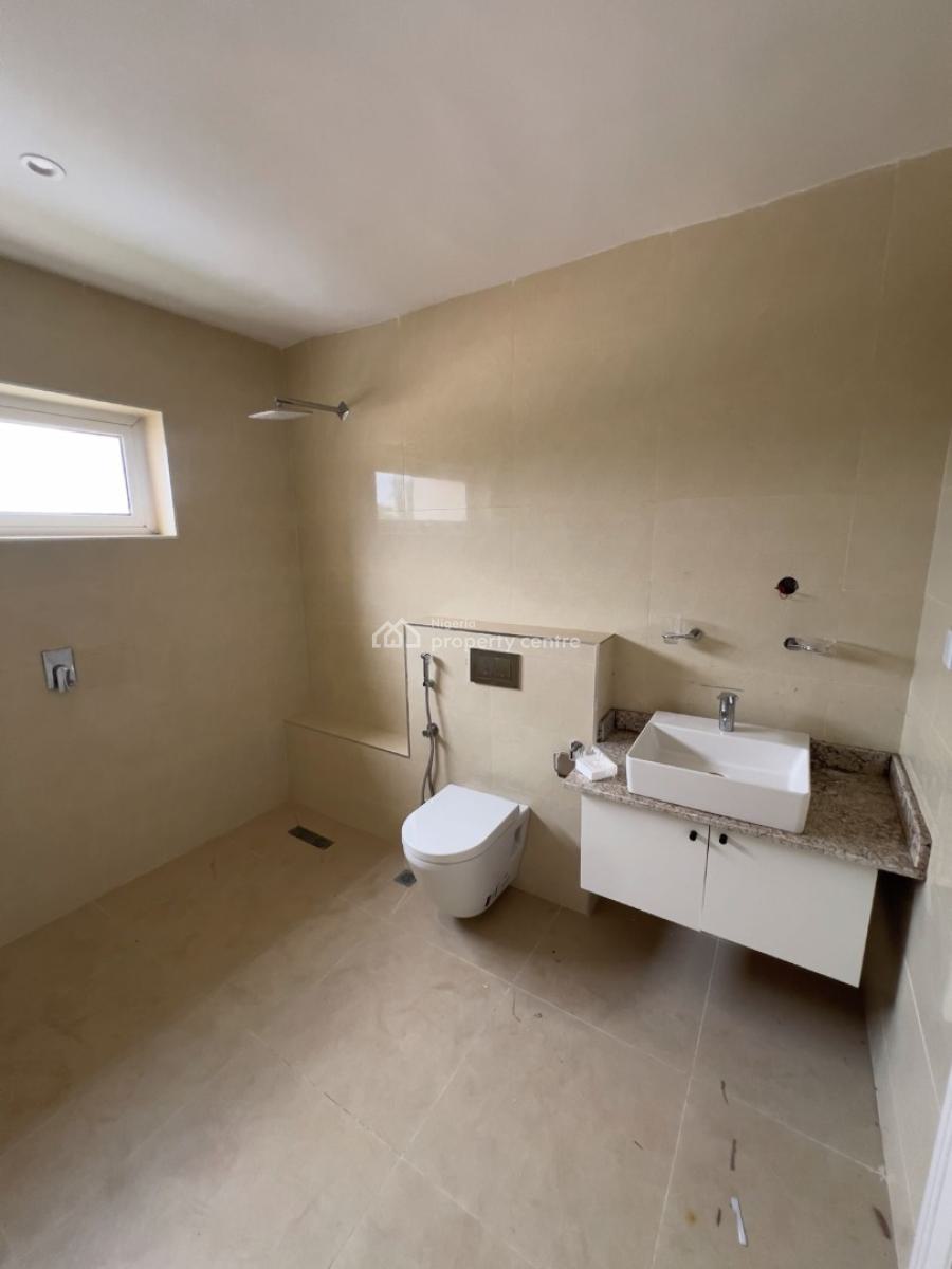 4-bedroom Terrace + 1 Bq, Utako, Abuja, Terraced Duplex for Rent