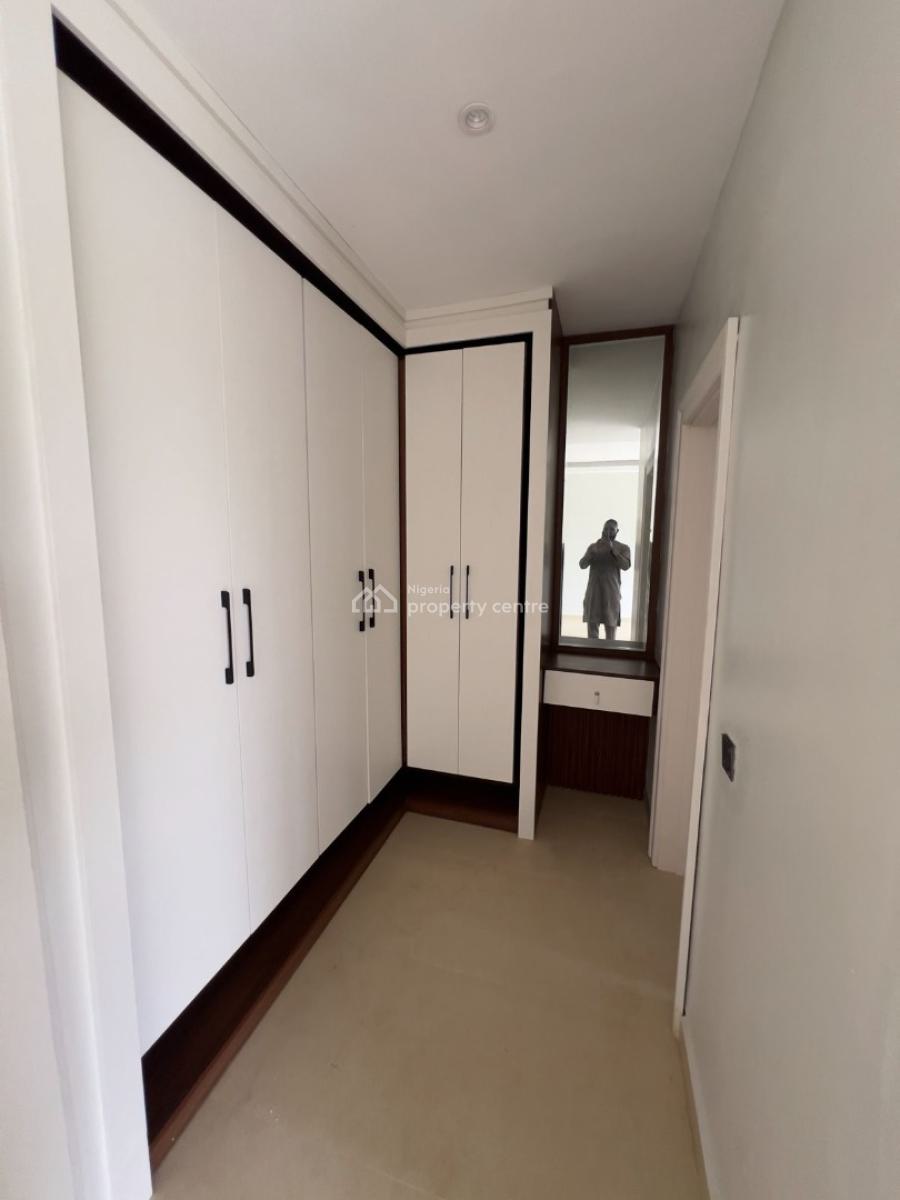 4-bedroom Terrace + 1 Bq, Utako, Abuja, Terraced Duplex for Rent