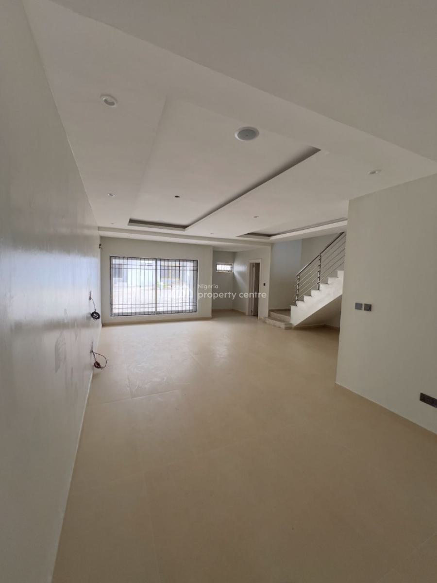 4-bedroom Terrace + 1 Bq, Utako, Abuja, Terraced Duplex for Rent