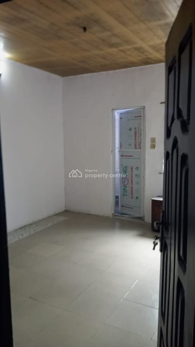 Alone in a Compound 3 Bedroom Bungalow with Bq, in a Well Interlocking, Abraham Adesanya Estate, Ajah, Lekki Expressway, Lekki, Lagos, Detached Bungalow for Rent