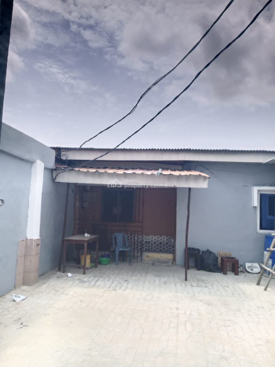 Alone in a Compound 3 Bedroom Bungalow with Bq, in a Well Interlocking, Abraham Adesanya Estate, Ajah, Lekki Expressway, Lekki, Lagos, Detached Bungalow for Rent