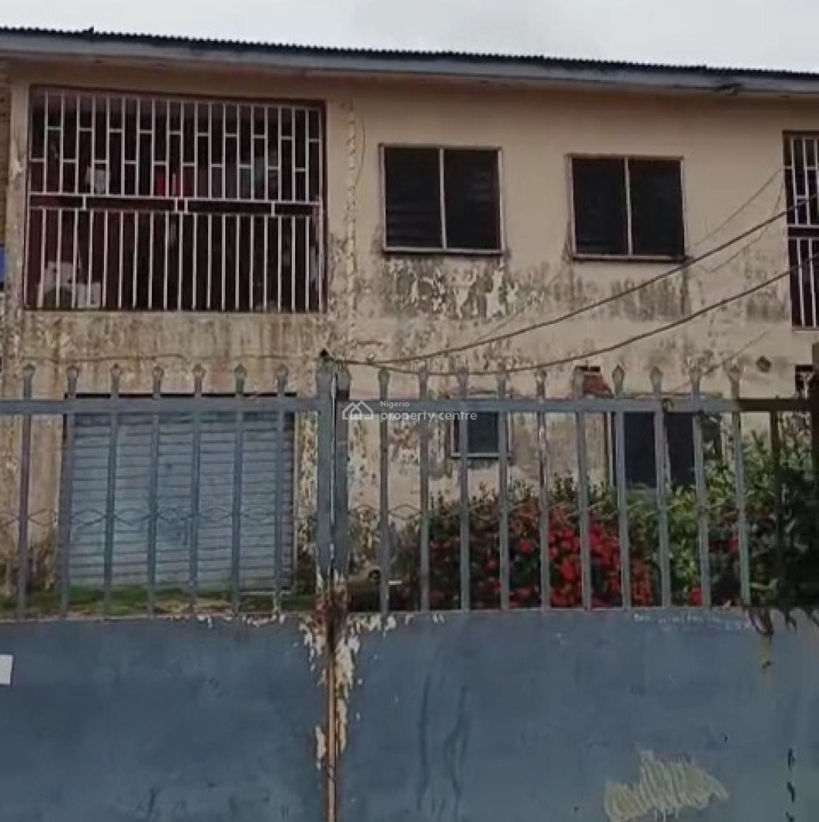 Old Duplex & Bq on 100ft By 130ft Land, Ihama Road, Old Gra, Benin, Oredo, Edo, House for Sale