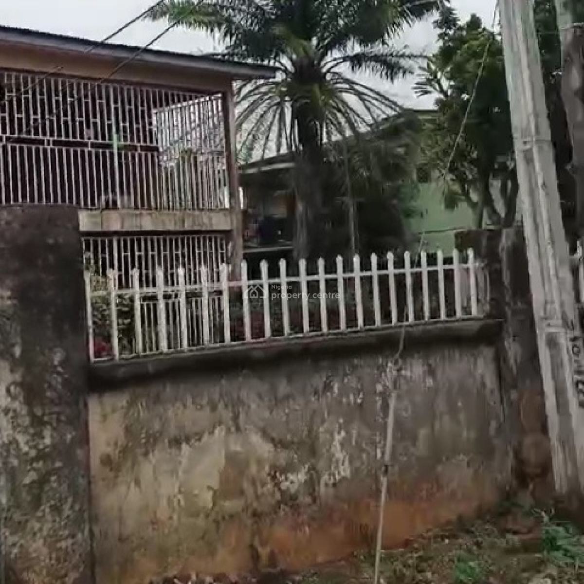 Old Duplex & Bq on 100ft By 130ft Land, Ihama Road, Old Gra, Benin, Oredo, Edo, House for Sale