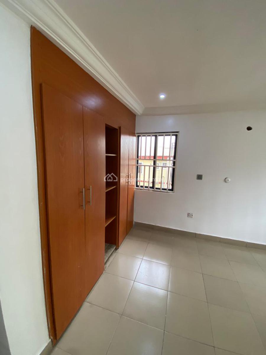 3 Bedroom Flat on 2nd Floor Fha Quarters, Fha Quarters, Maitama District, Abuja, Flat / Apartment for Rent
