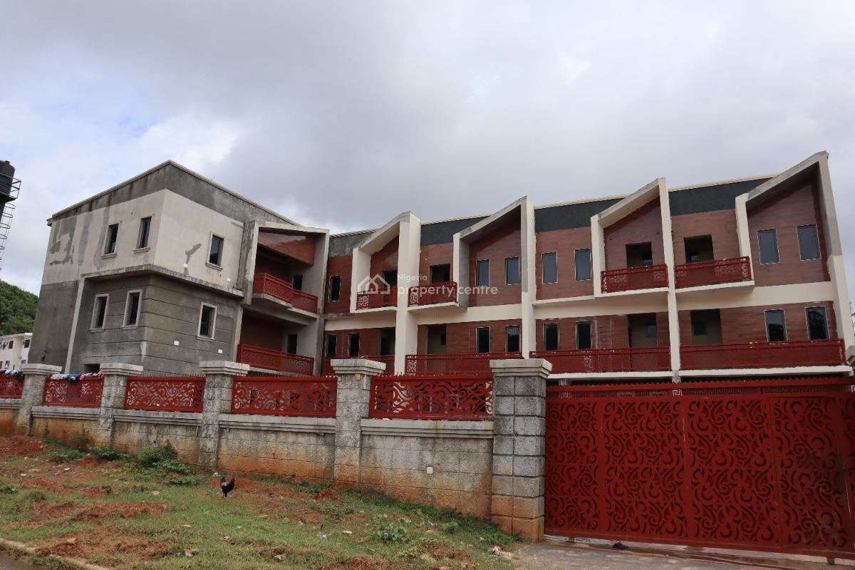 32 Rooms Apartments with C of O, By Obi Cubanas House, Guzape District, Abuja, Terraced Duplex for Sale