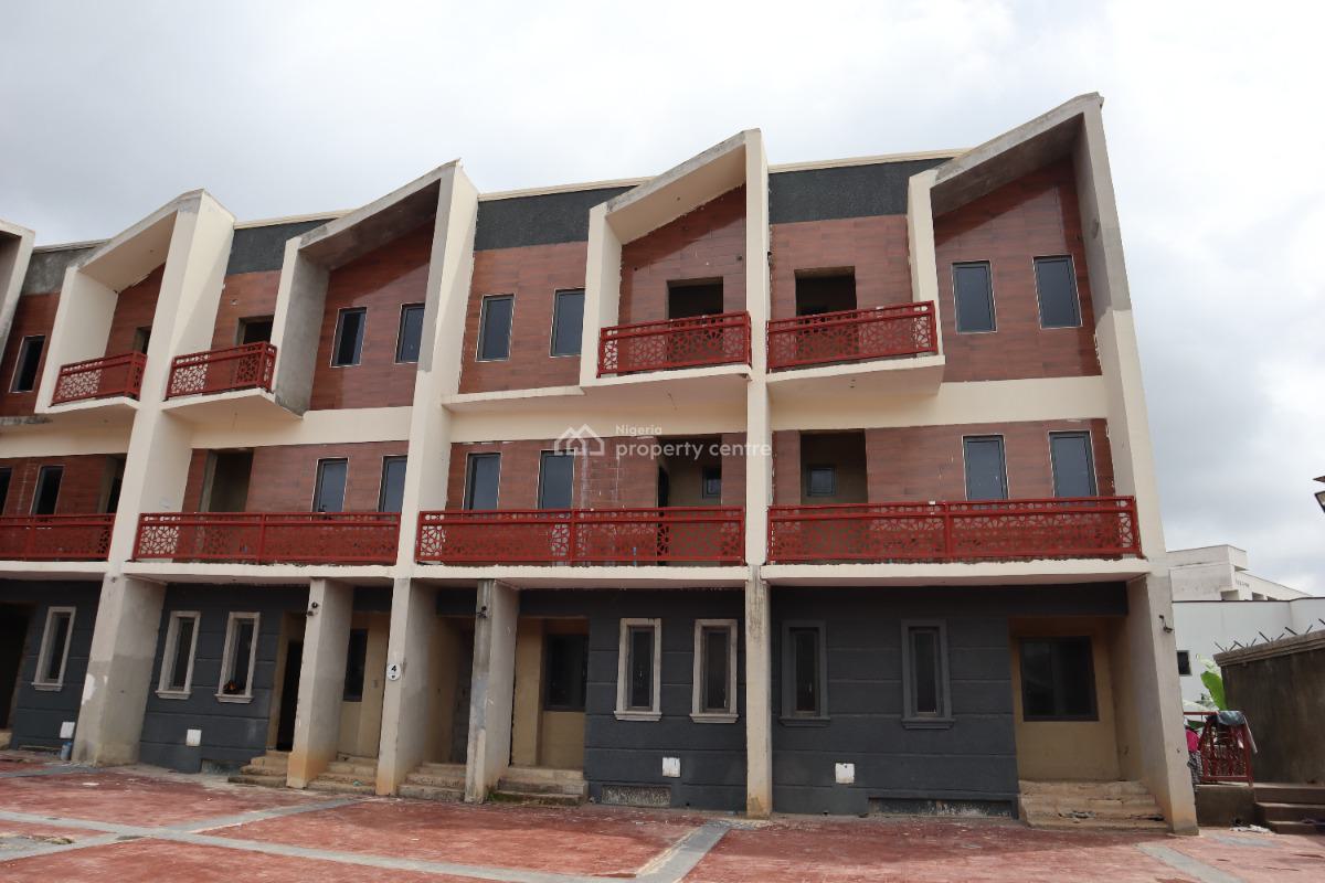 32 Rooms Apartments with C of O, By Obi Cubanas House, Guzape District, Abuja, Terraced Duplex for Sale