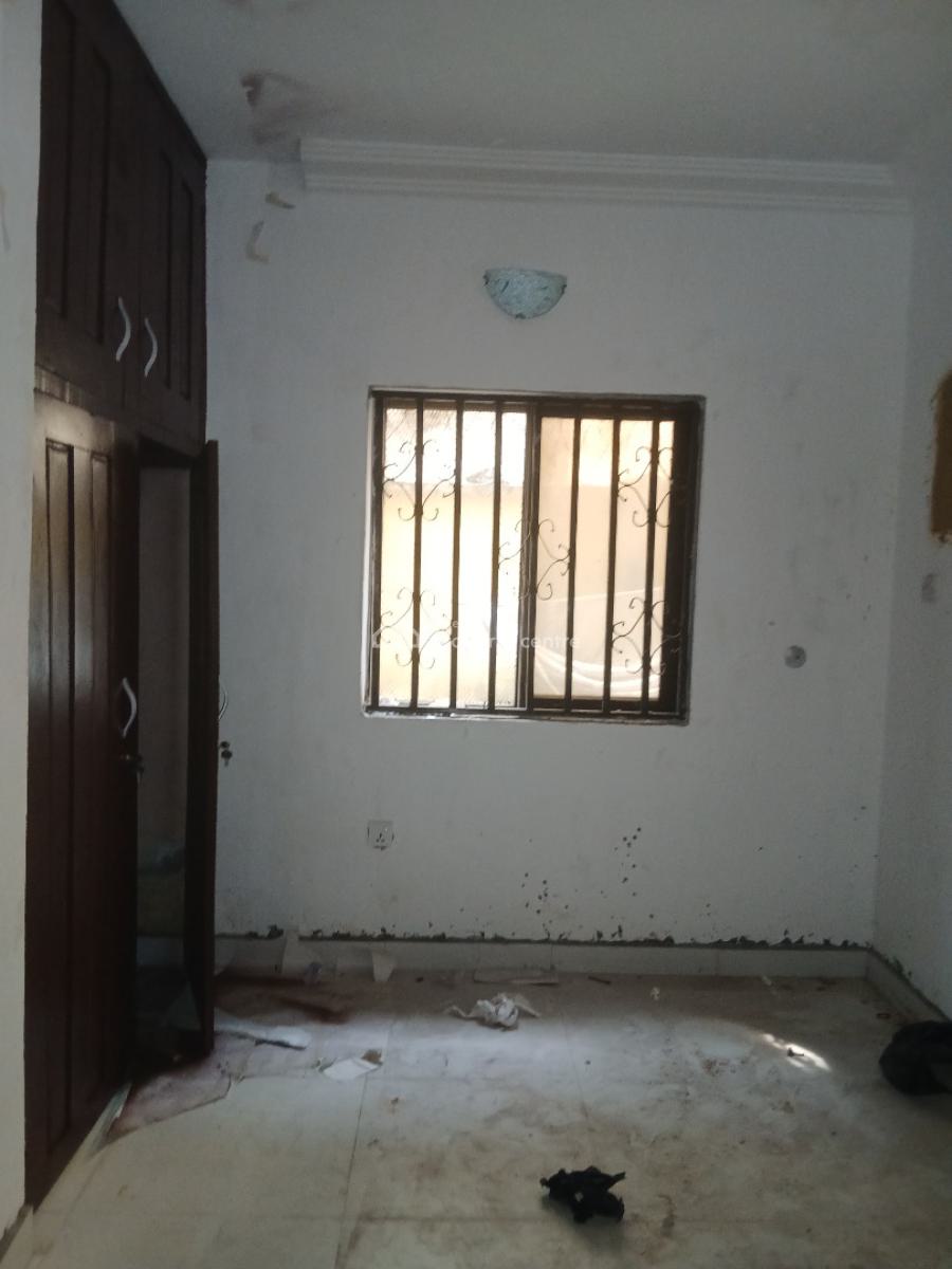 Lovely Newly Renovated 3 Bedrooms, Yaba, Lagos, Flat / Apartment for Rent