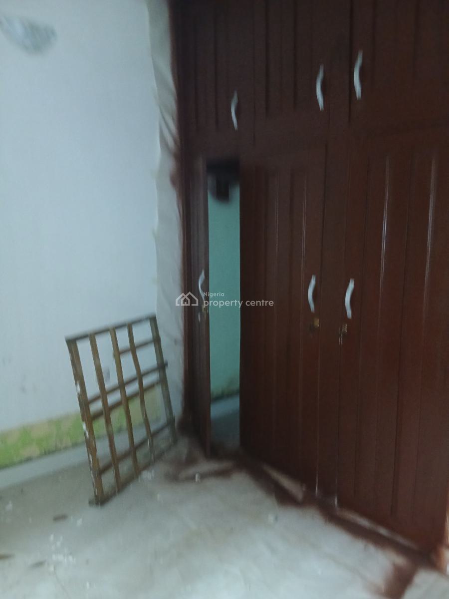 Lovely Newly Renovated 3 Bedrooms, Yaba, Lagos, Flat / Apartment for Rent