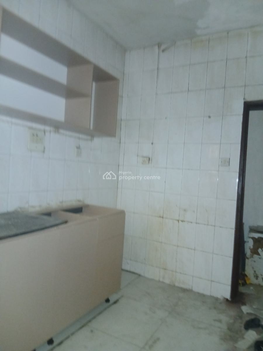 Lovely Newly Renovated 3 Bedrooms, Yaba, Lagos, Flat / Apartment for Rent