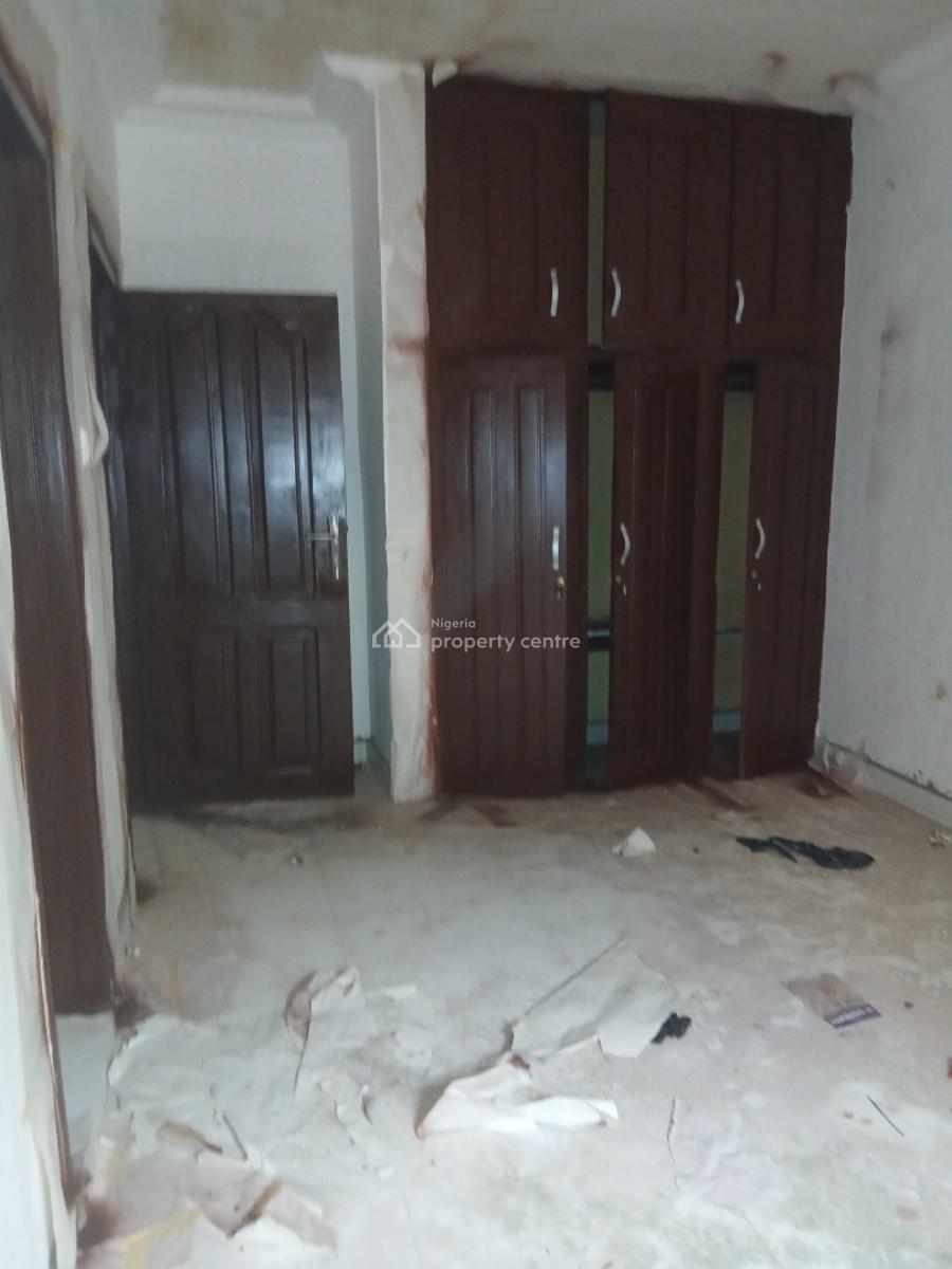 Lovely Newly Renovated 3 Bedrooms, Yaba, Lagos, Flat / Apartment for Rent