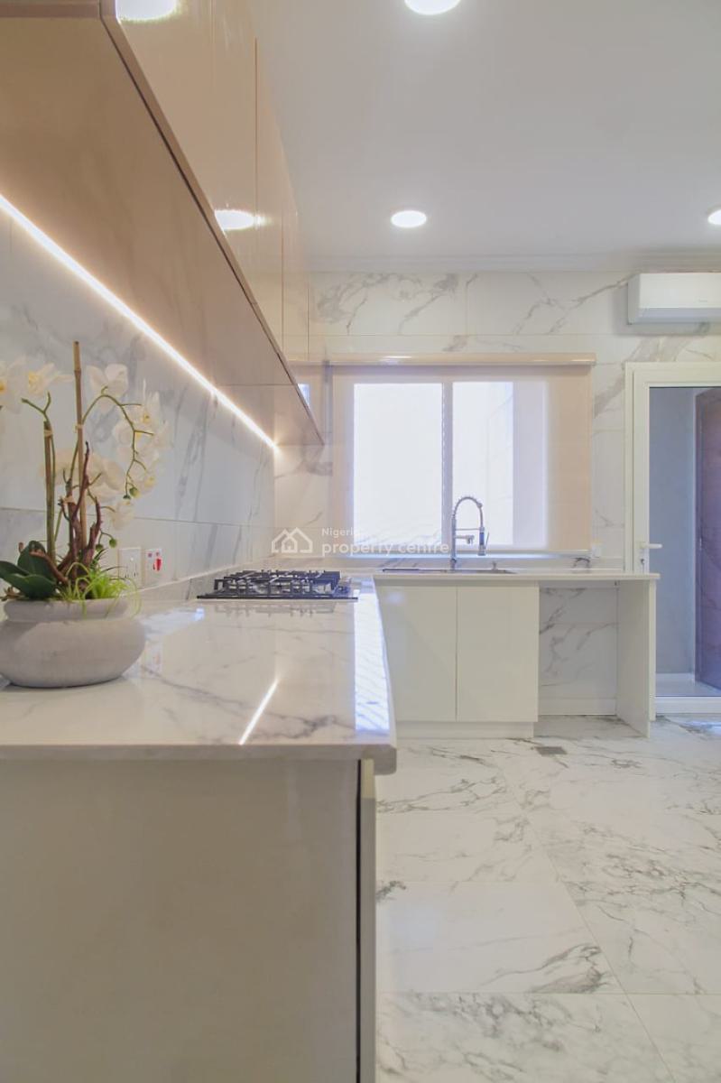 3 Bedrooms Apartment with City View, Gerrard Road, Ikoyi, Lagos, Flat / Apartment Short Let