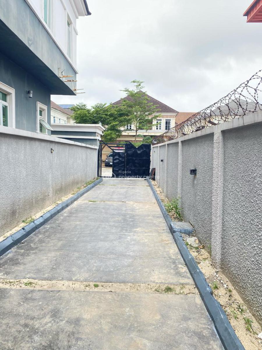 Spacious 5 Bedrooms Fully Detached Duplex with Bq and Self Compound, Chevron, Lekki, Lagos, Detached Duplex for Rent