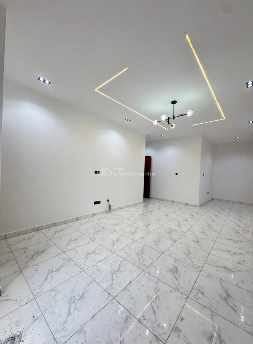 Spacious 2 Bedroom Apartment, Swimming Pool and Gym, Ologolo, Lekki, Lagos, Flat / Apartment for Sale