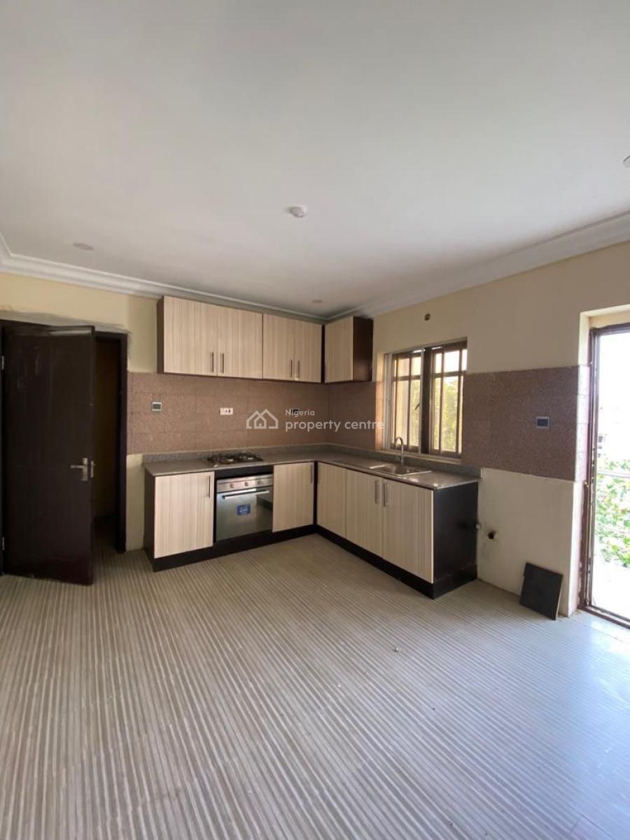 Well Maintained Spacious 3 Bedroom Apartment with Bq, New Road, Chevron, Lekki Phase 2, Lekki, Lagos, Flat / Apartment for Rent