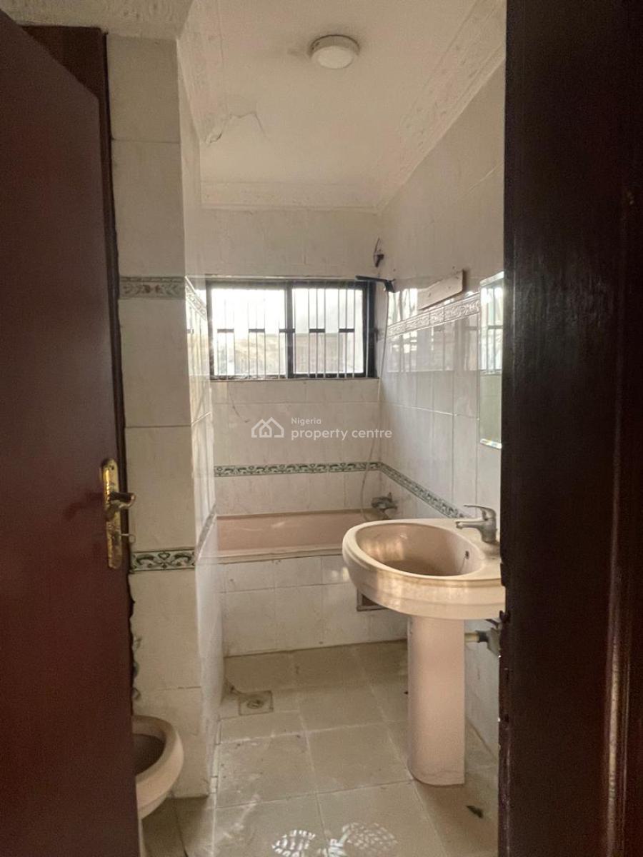 4-bedroom Semi-detached Duplex in a Separate Compound, Off Admiralty Way, Lekki Phase 1, Lekki, Lagos, Flat / Apartment for Rent