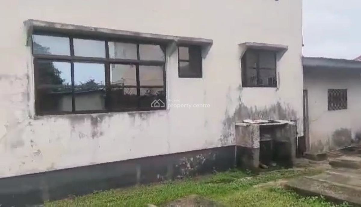 5bedrooms Duplex & a Bq 100ft By 167ft Land (1500sqtrs), Airport Road, Close to Airport Gra, Benin, Oredo, Edo, Detached Duplex for Sale