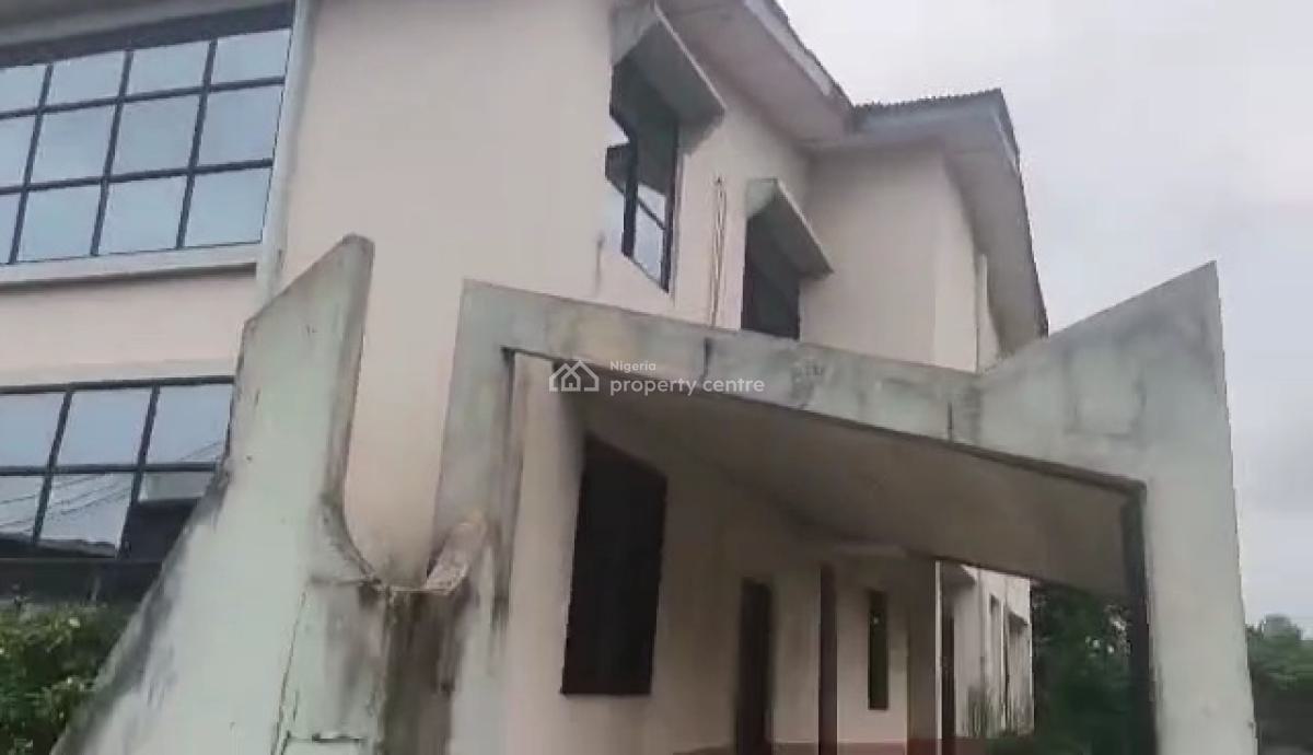 5bedrooms Duplex & a Bq 100ft By 167ft Land (1500sqtrs), Airport Road, Close to Airport Gra, Benin, Oredo, Edo, Detached Duplex for Sale