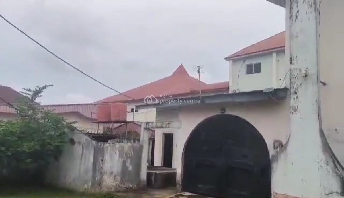 5bedrooms Duplex & a Bq 100ft By 167ft Land (1500sqtrs), Airport Road, Close to Airport Gra, Benin, Oredo, Edo, Detached Duplex for Sale