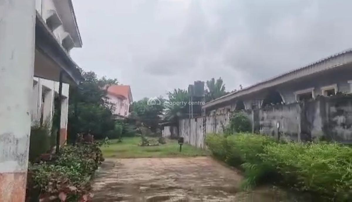 5bedrooms Duplex & a Bq 100ft By 167ft Land (1500sqtrs), Airport Road, Close to Airport Gra, Benin, Oredo, Edo, Detached Duplex for Sale