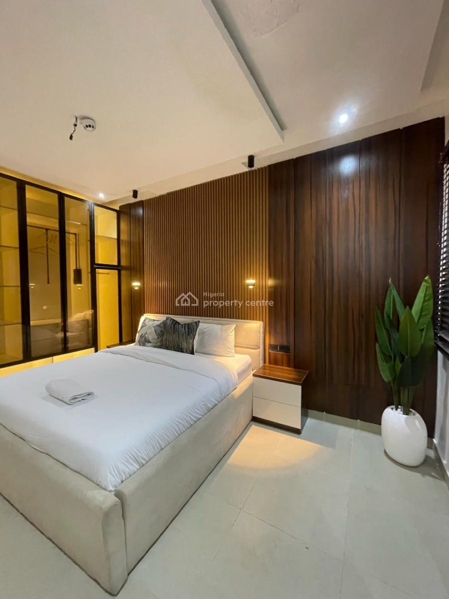 Minimalist Two 2 Bedroom Waterfront/cityview Apartment with Balcony, Lekki Phase 1, Lekki, Lagos, Flat / Apartment Short Let