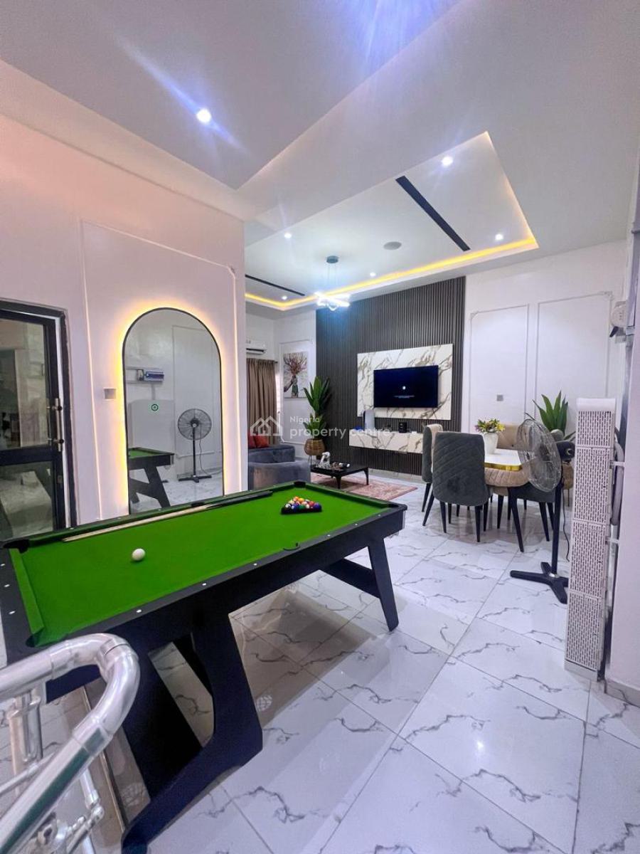 Luxury 2 Bedroom Apartment with Ps5, Snooker & Gym, Ologolo, Lekki, Lagos, Flat / Apartment Short Let