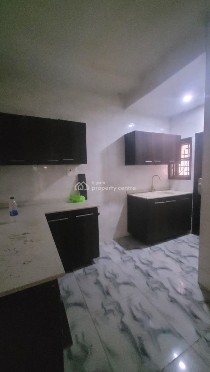 Massive Luxurious 3 Bedroom Flat 1st Floor, By Old Secretariat, Durumi, Abuja, Flat / Apartment for Rent