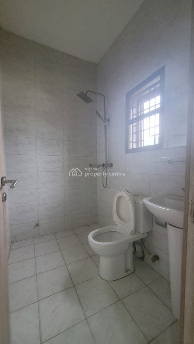 Massive Luxurious 3 Bedroom Flat 1st Floor, By Old Secretariat, Durumi, Abuja, Flat / Apartment for Rent