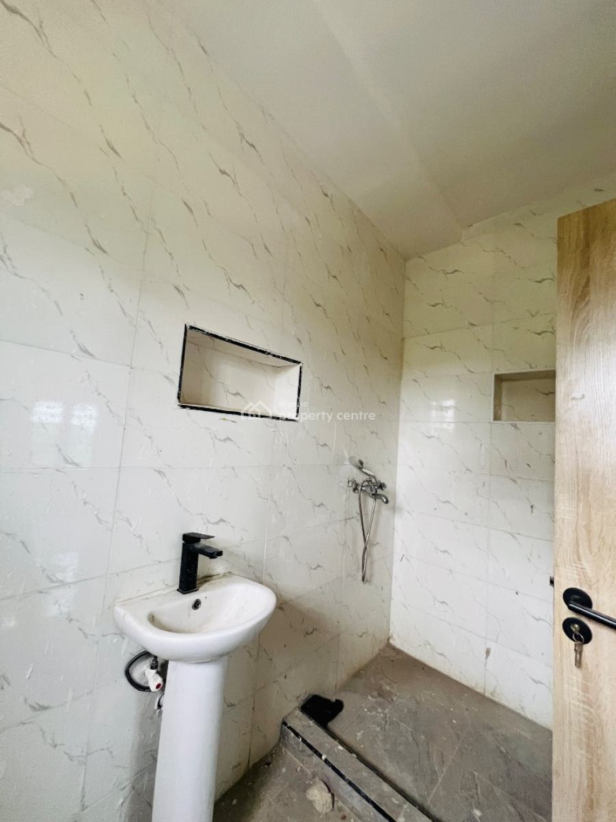 Very Sharp 3 Bedroom Apartment in a Good Neighborhood. Close to Expres, Abijo Gra, Opposite Corona School, Abijo, Lekki, Lagos, Flat / Apartment for Rent