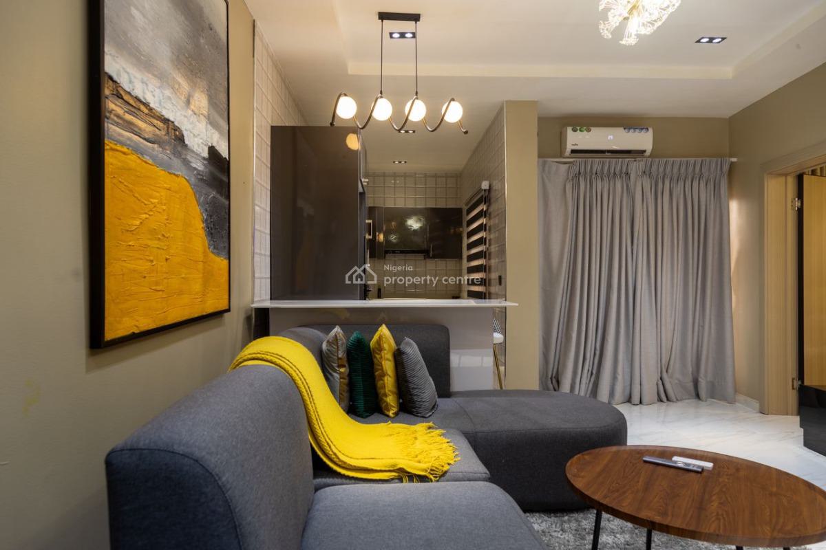 Luxury 1 Bedroom with Swimming Pool, Gym & Balcony, Lekki Phase 1, Lekki, Lagos, Flat / Apartment Short Let