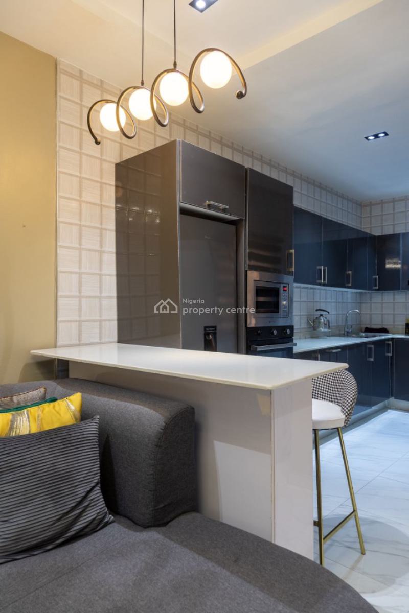 Luxury 1 Bedroom with Swimming Pool, Gym & Balcony, Lekki Phase 1, Lekki, Lagos, Flat / Apartment Short Let