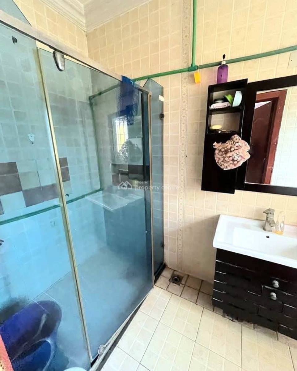 Lovely Spacious 3 Bedroom Apartment with Bq, Chevron, Lekki, Lagos, Flat / Apartment for Sale