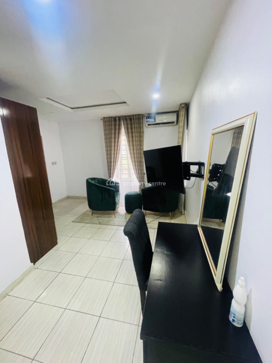 Luxury Two Bedroom Apartment with Pool, Gym & 24 Hours Electricity, Chevron, Lekki, Lagos, Flat / Apartment Short Let