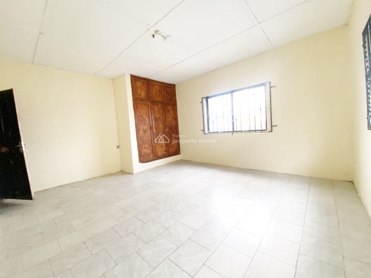 a Well Maintained Spacious 5 Bedroom Terrace Duplex, Gra Phase 1, Magodo, Lagos, Terraced Duplex for Rent