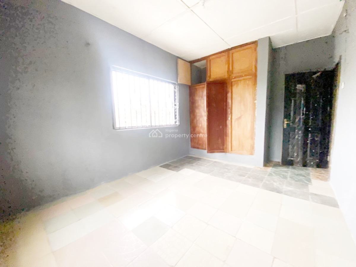a Well Maintained Spacious 5 Bedroom Terrace Duplex, Gra Phase 1, Magodo, Lagos, Terraced Duplex for Rent