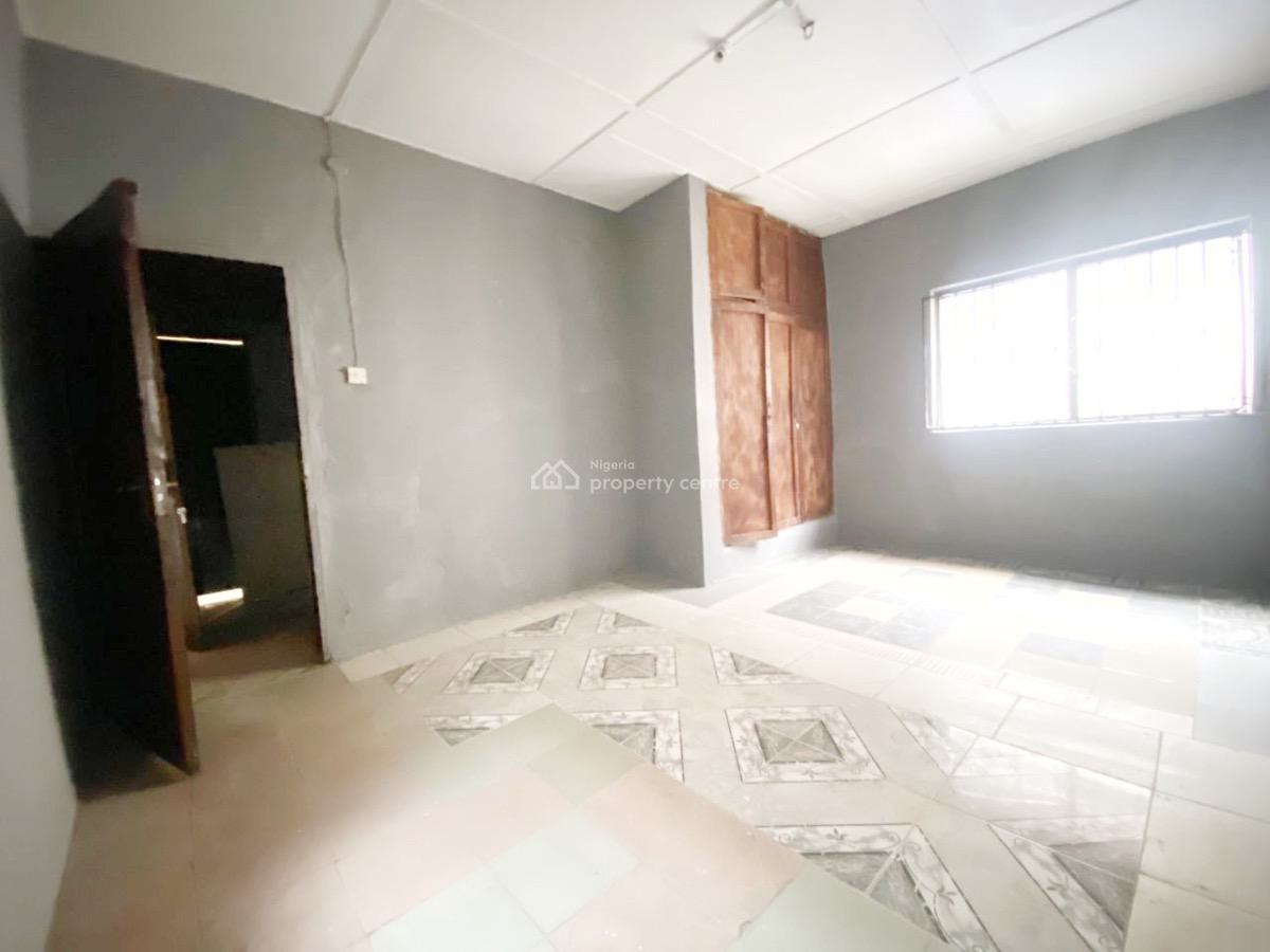 a Well Maintained Spacious 5 Bedroom Terrace Duplex, Gra Phase 1, Magodo, Lagos, Terraced Duplex for Rent