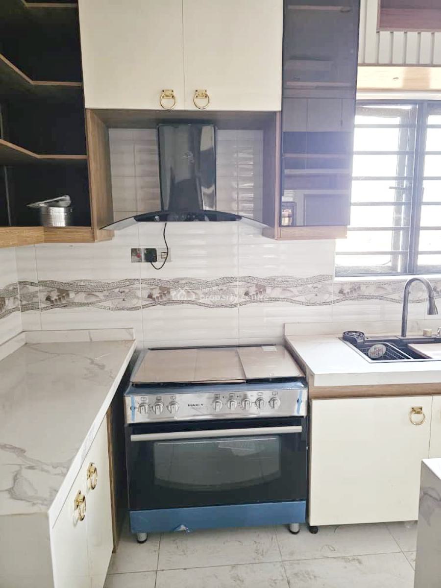 a Well Maintained Spacious 4 Bedroom Fully Detached Duplex with Bq, Gra Phase 2, Magodo, Lagos, Detached Duplex for Sale