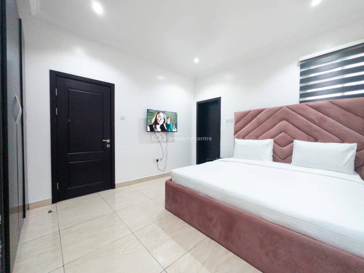 Lovely Fully Furnished 3-bedroom Apartment, Lekki Phase 1, Lekki, Lagos, Flat / Apartment for Rent
